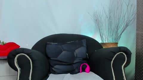 Snapshot of lailacastillomilf chatting on April 22, 2026, 2:51 pm Lailacastillo online show from April 22, 2026, 2:51 pm