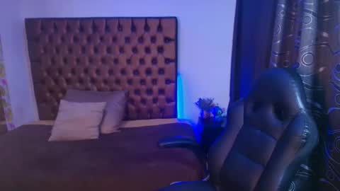 Camila online show from January 16, 2026, 5:00 am