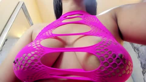   online show from October 14, 2025, 12:17 pm