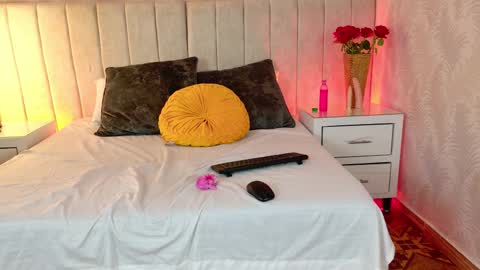 Carla Gomez online show from February 10, 2026, 8:24 pm