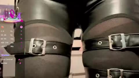 Snapshot of lala_pantyhose chatting on November 26, 2025, 3:57 pm Miss Lala online show from November 26, 2025, 3:57 pm