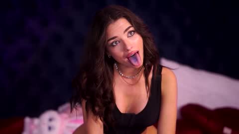 Lala online show from November 2, 2025, 8:00 pm