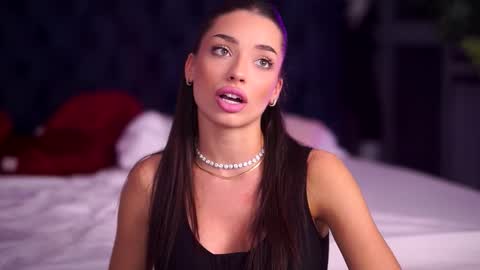 Lala online show from November 5, 2025, 8:20 pm