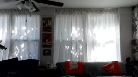 LALOVE99 online show from October 14, 2025, 4:19 pm