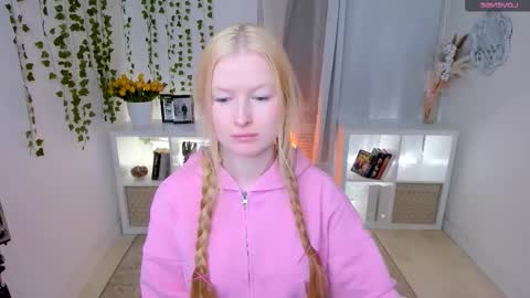 Laly online show from March 4, 2026, 7:36 am