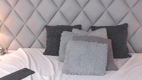 Laly Castro online show from February 5, 2025, 11:06 pm