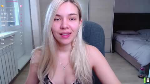 Lana online show from September 14, 2025, 5:39 am