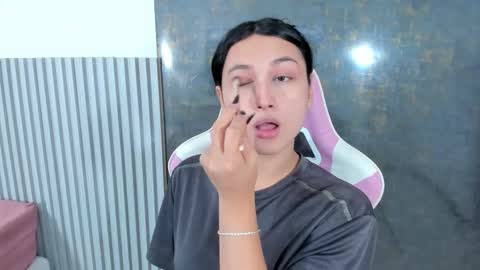 Lana online show from December 2, 2025, 8:37 pm