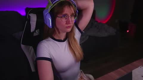 Kay online show from September 28, 2025, 8:25 pm