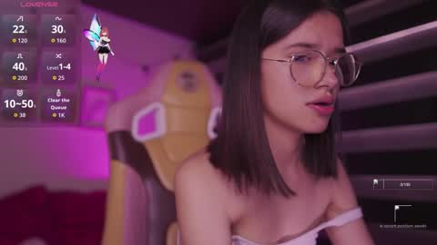 Lana online show from November 18, 2025, 10:25 pm