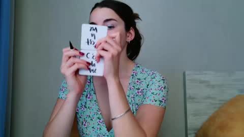 lana_gl online show from June 4, 2026, 9:59 am