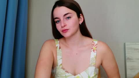 lana_gl online show from June 5, 2026, 6:52 am