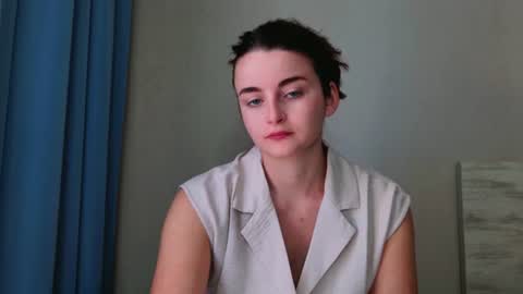 lana_gl online show from June 16, 2026, 8:28 am