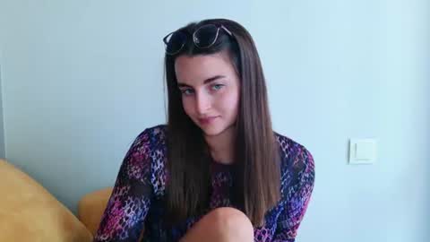 lana_gl online show from June 29, 2026, 10:15 am
