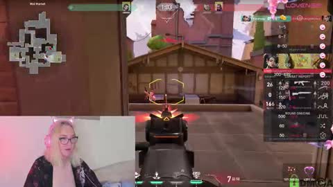 Snapshot of lana_lunar chatting on October 24, 2025, 11:39 am Lana online show from October 24, 2025, 11:39 am