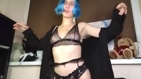 lana_tews online show from October 1, 2025, 7:20 pm