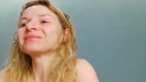 Lana online show from September 21, 2025, 12:29 pm