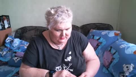 lanacat555 online show from February 7, 2025, 11:12 am