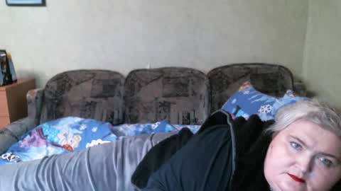 lanacat555 online show from February 11, 2025, 8:10 pm