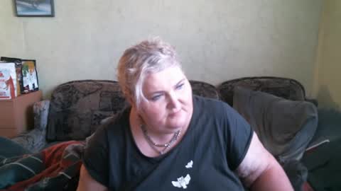 lanacat555 online show from March 9, 2025, 12:53 pm