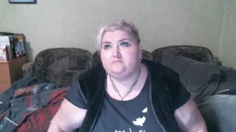 lanacat555 online show from March 9, 2025, 7:05 pm