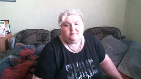 lanacat555 online show from March 12, 2025, 10:16 am