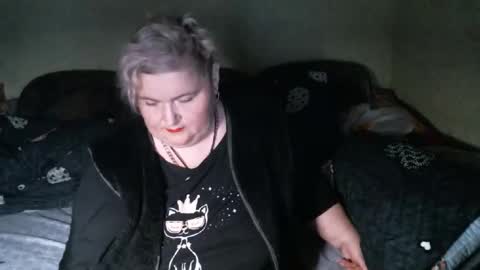 lanacat555 online show from October 30, 2025, 10:43 pm