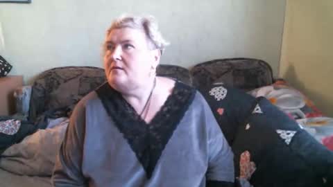 lanacat555 online show from October 31, 2025, 11:44 am