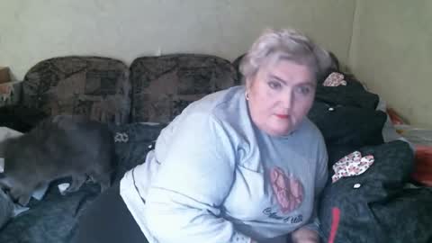 lanacat555 online show from November 1, 2025, 5:59 pm