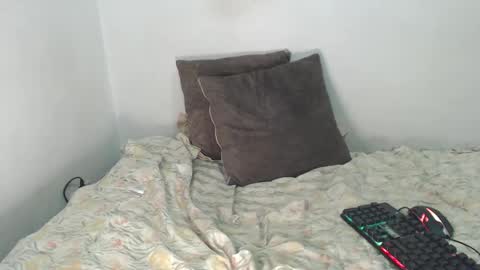 lanarave online show from February 21, 2025, 8:07 am