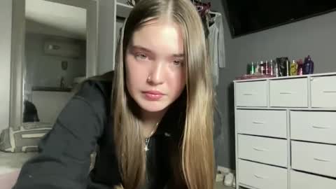 lanelizzie348 online show from September 17, 2025, 2:02 am