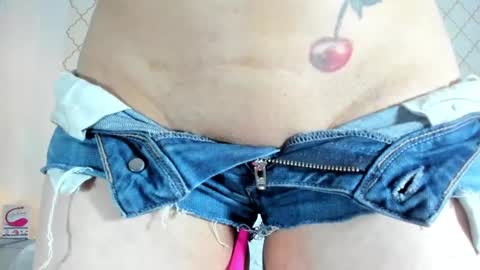 lanhaexotik online show from March 1, 2025, 3:38 pm