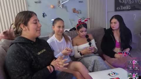 lanna_as online show from December 5, 2025, 2:36 pm