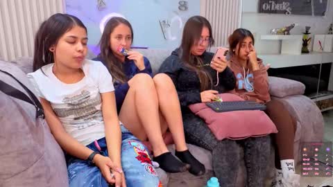 lanna_as online show from March 5, 2026, 2:02 pm