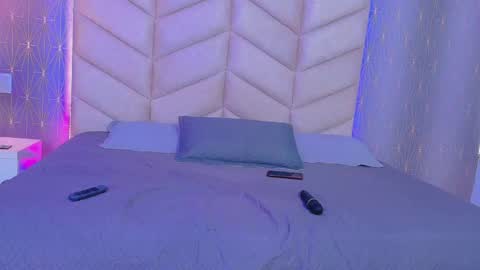 L A N N A ---- online show from October 20, 2025, 2:17 pm