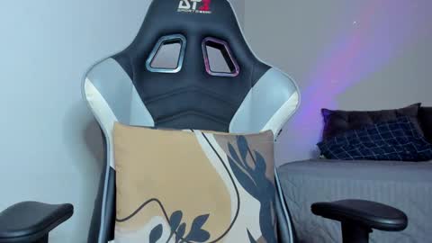 Lanna online show from March 11, 2025, 1:26 am