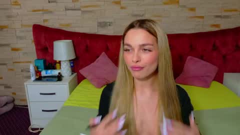 Lanna online show from March 20, 2026, 8:03 pm