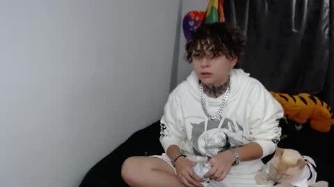 LANNIE   online show from January 1, 2025, 12:00 am