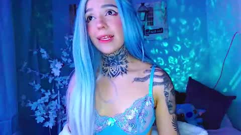 LANNIE   online show from October 28, 2025, 10:12 pm