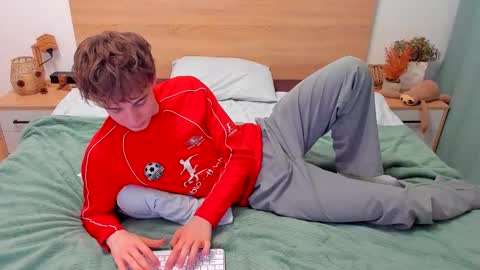 Fandi online show from December 1, 2025, 7:13 am