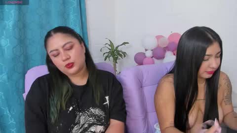 lapeligrosa_ online show from December 19, 2025, 12:12 pm