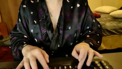 laprovencale online show from December 2, 2025, 5:08 pm