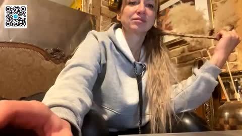 Olena online show from November 7, 2025, 8:53 pm