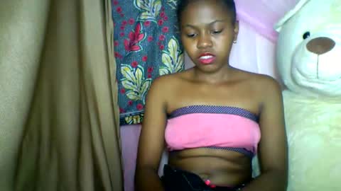 lara_belle online show from May 1, 2026, 9:58 am