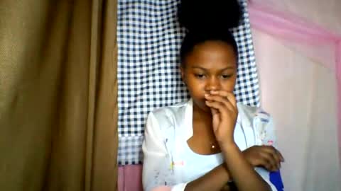 lara_belle online show from June 22, 2026, 3:25 am