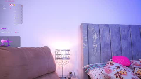 Snapshot of lara_giraldo chatting on February 14, 2025, 5:41 am Hello Guys I am Lara Giraldo WELCOME To my room online show from February 14, 2025, 5:41 am