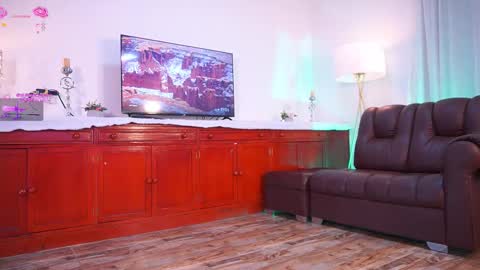 Snapshot of lara_giraldo chatting on October 26, 2025, 12:05 am Hello Guys I am Lara Giraldo WELCOME To my room online show from October 26, 2025, 12:05 am