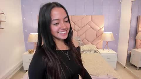 lara online show from September 9, 2025, 2:22 am