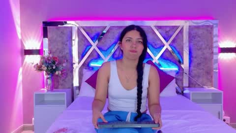 Lara online show from April 13, 2026, 7:41 pm