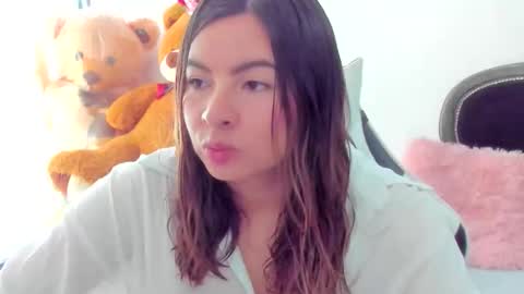 Snapshot of laracat18 chatting on April 25, 2026, 6:38 pm Lara online show from April 25, 2026, 6:38 pm